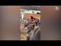 Kangana Ranaut को थप्पड़ मारने वाली CISF कांस्टेबल क्या बोलीं? | Chandigarh Airport | Aaj Tak - 01:16 min - News - Video