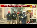 Fire breaks out at Mozamjahi market in Hyderabad