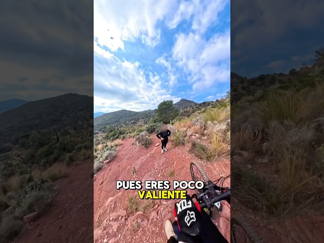 Señora coge la bici tu.🤣