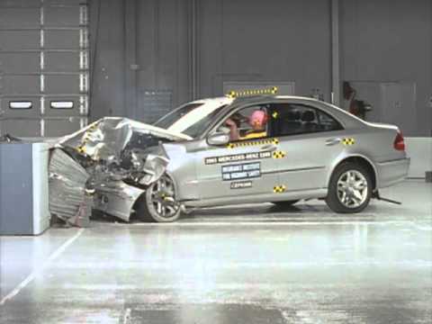 Video Crash Test Mercedes Benz E-Class W211 2002-2006
