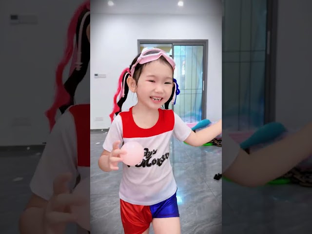 coco的球也飘起来了 #小丑 #天使 #shorts