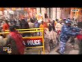 Ram Temple Darshan Suspended: Massive Crowd Swarms Ram Mandir in Ayodhya Post Pran Pratishtha  - 06:00 min - News - Video