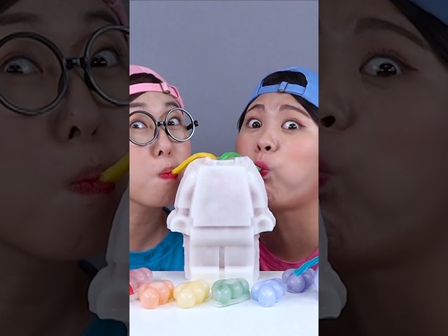 Rainbow NIK-L-NIP Wax Bottle Mukbang 무지개 닉클립
