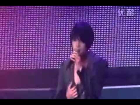 8-nov-08 Jaejoong cry @ Lotte event singing Love in The Ice (japanese version)