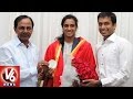 CM KCR Felicitates PV Sindhu and Pullela Gopichand