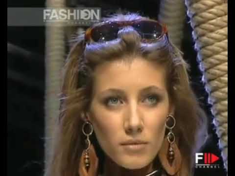 Upload mp3 to YouTube and audio cutter for Dolce & Gabbana Spring-Summer 2005 Fashion Show download from Youtube