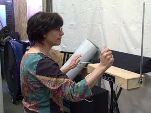 Linda Lafferty demo on the Moog Etherwave® Theremin