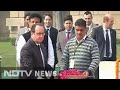 French President pays tribute to Mahatma Gandhi at Rajghat