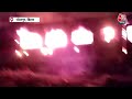 Bihar Train Accident: होली स्पेशल ट्रेन में लगी भीषण आग, आग लगने के बाद मची अफरातफरी | Bhojpur News - 01:41 min - News - Video