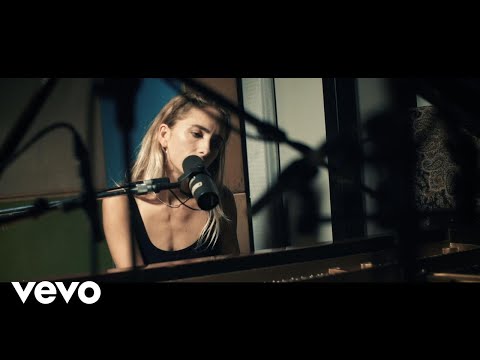 Pumarosa - Lions’ Den (Piano Sessions Unplugged)