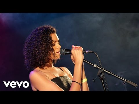 AlunaGeorge - I Remember in Live Lounge