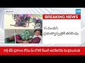 Diarrhea Cases In Vijayawada | Woman Dies After Drinking Adulterated Water | @SakshiTV - 03:35 min - News - Video