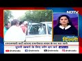 Delhi Rain: Ram Gopal Yadav के घर भरा पानी, स्टाफ ने गोद में उठाकर गाड़ी में बैठाया | SP | NDTV India  - 01:27 min - News - Video