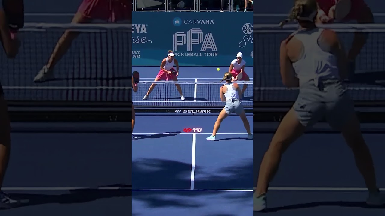 Maggie "Houdini" Brascia 😆 🖖 #pickleball #pickleballislife #pickleballhighlights