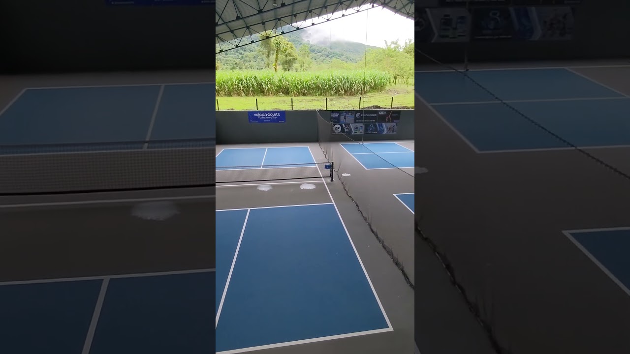 Volcàn pickleball in La Fortuna, Costa Rica