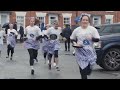 In this centuries-old English pancake race, you just have to go flat out  - 00:44 min - News - Video