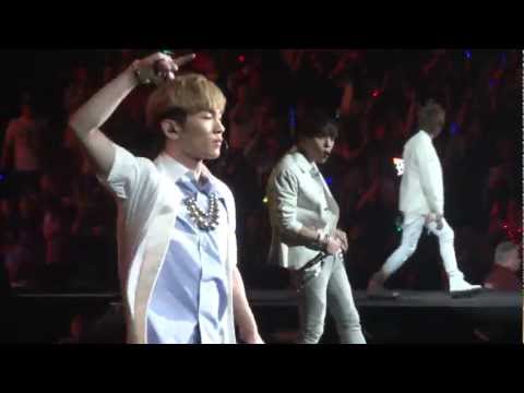 SHINee World & Love Like Oxygen (SM Town 2012 LA)