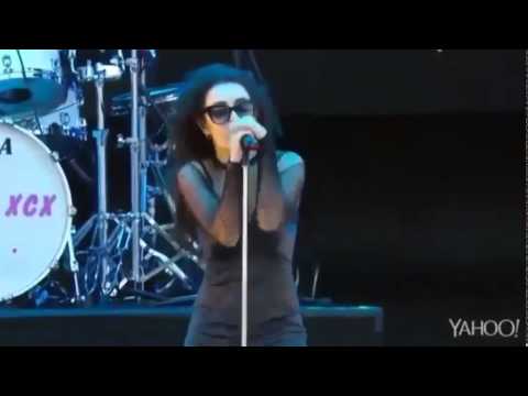 Charli XCX - Gold Coins Live Rock In Rio USA