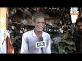 Rahul Gandhi meets Shoemaker | Rahul Gandhi Meets Cobbler After MP-MLA Court Hearing | Sultanpur  - 02:51 min - News - Video