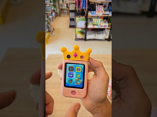 هذا الجهاز هو الموبايل المثالي لطفلك يحتوي على  العاب و وسلئل تعليمية وكاميرا دوارة 😍