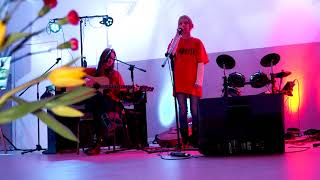Koncert z okazji Dnia Kobiet w Domu Wiejskim w Ostrowcu