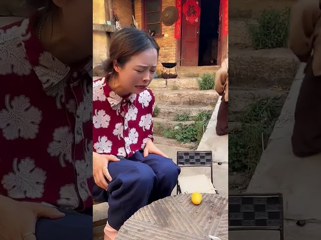 Satisfying Chinese short man bring all ripe mangoes and run away from wife #eating#asmr#food#吃#可爱#食物