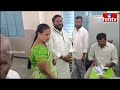 ఓటేసిన నీలం మధు దంపతులు | Medak MP Candidate Neelam Madhu And His Wife Caste Their Vote | hmtv - 01:32 min - News - Video