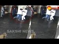 CCTV: Guntur GGH staffer attacks attendant