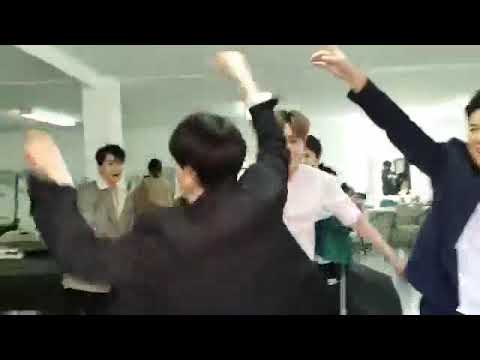 SMTOWN Live in Dubai: EXO Interview! with Super Junior