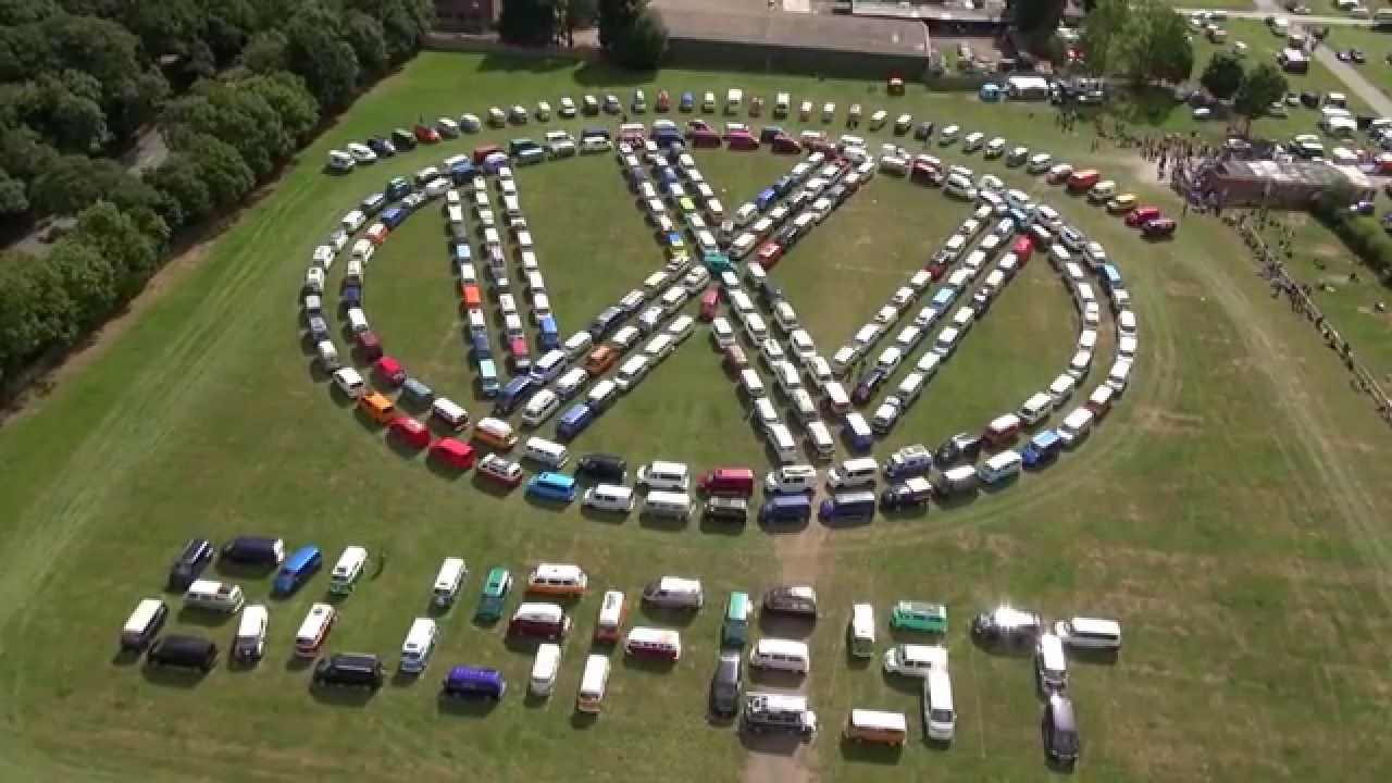 Kom op kompression jern TheSamba.com :: Shows/Events/Camping/Clubs - View topic - Aerial view of  Busfest Big VW display 2013, Malvern, England