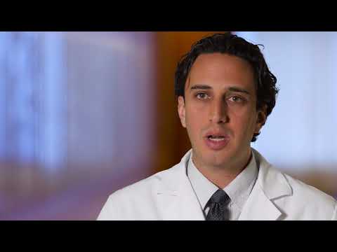 Native Spanish-speaking neurosurgeon Adam Sonabend, MD, discusses the Hispanic Brain and Spine Tumor Program at Northwestern Memorial Hospital in Spanish. Native Spanish-speaking neurosurgeon Adam Sonabend, MD, discusses the Hispanic Brain and Spine Tumor Program at Northwestern Memorial Hospital in Spanish.