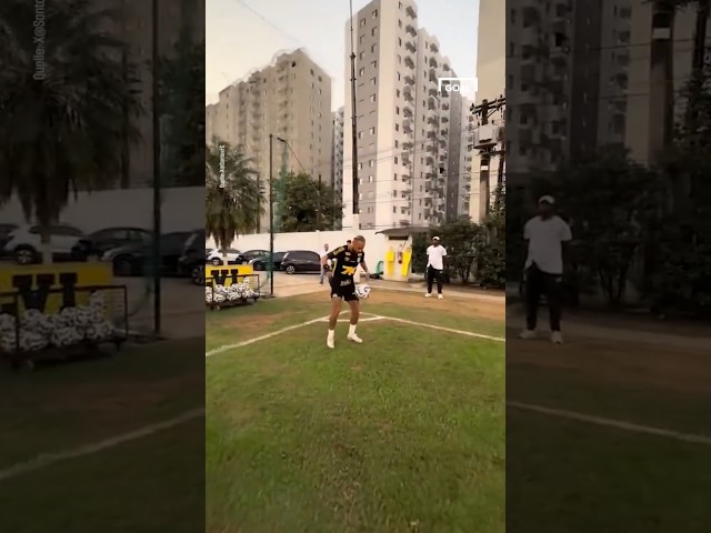 Neymar lernt neue Skills von Robinhos Sohn 💫🇧🇷