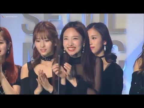 【TWICE】毎回お決まりの3ヶ国語挨拶!ジヒョ→韓国語/ツウィ→中国語/サナミサモ日本語/ちょこっとナヨンがスピーチしてた!!