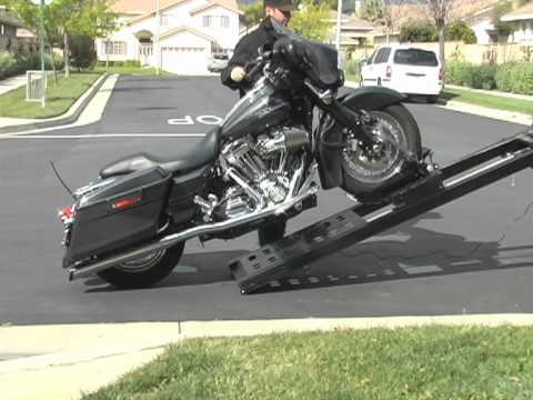 Rampage power Lift Motorcycle loader for pickup trucks ...