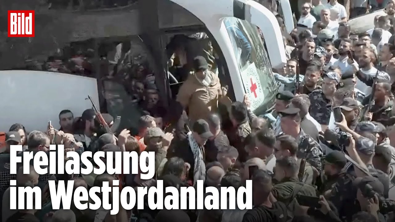 Ramallah, Westjordanland: Hier kommt ein Bus voller Terroristen an