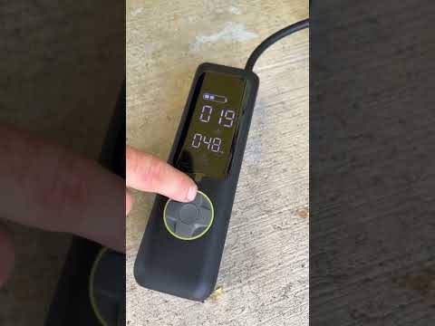 Filling our tires with ease with the Aventon x Fanttik air pump!