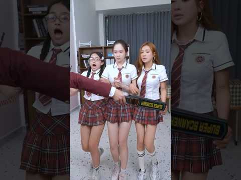 Schoolgirl with too many tricks 💄😆 #taihoa #shorts #viral