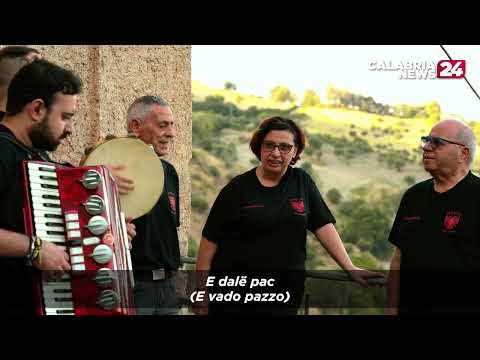 LA MUSICA ARBËRESHE DI LUNGRO: Te Pjekurit ka Ungra - "Lule lule"