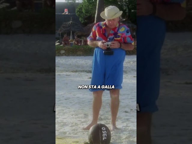 Gliela tiro io la palla! 😂 Paolo Villaggio e Milly Carlucci dal film Pappa e ciccia