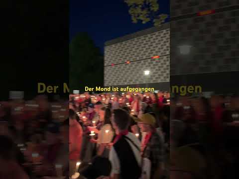 „Der Mond ist aufgegangen“ beim Abendsegen am #kirchentag #dekt #hannover #dekt2025