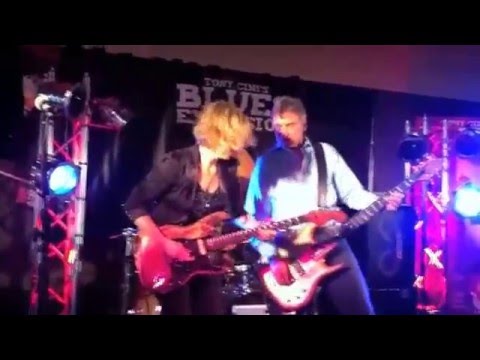 Christina Crofts Band with Harry Brus & Paul Wheeler 'Towradgi Beach Hotel' Sept 2011