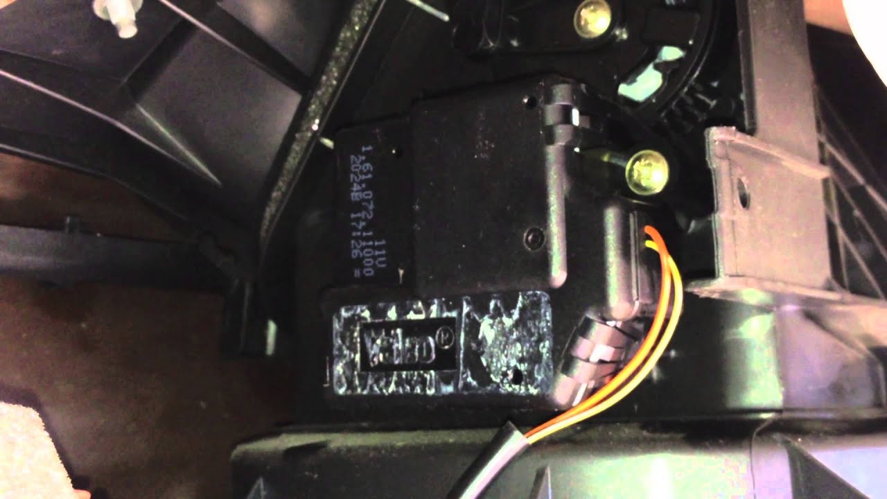 Peugeot 406 Air Recirculation Flap - YouTube ford fuse box repair 