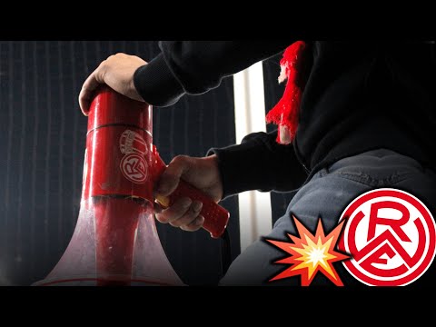 "No women in the front rows!" (Announcement from Essen ultras)