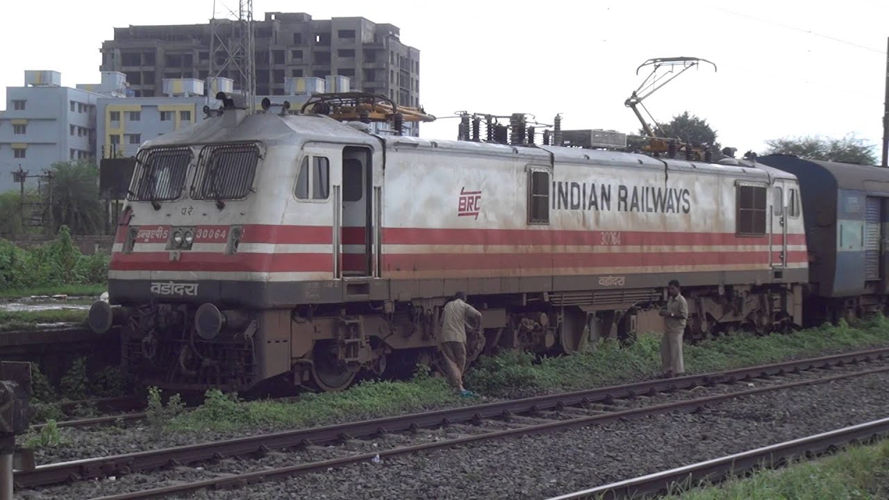 Starting Of A Mammoth 5450hp Wap 5 Locomotive Indian Railways