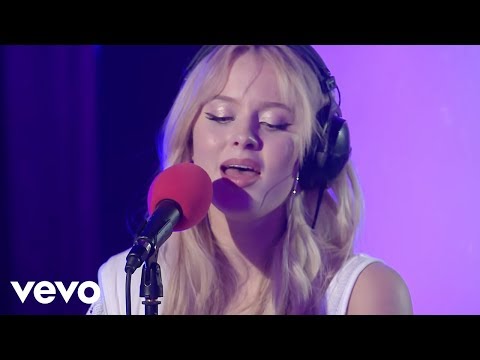 Zara Larsson - All Night (Beyoncé cover) in the Live Lounge