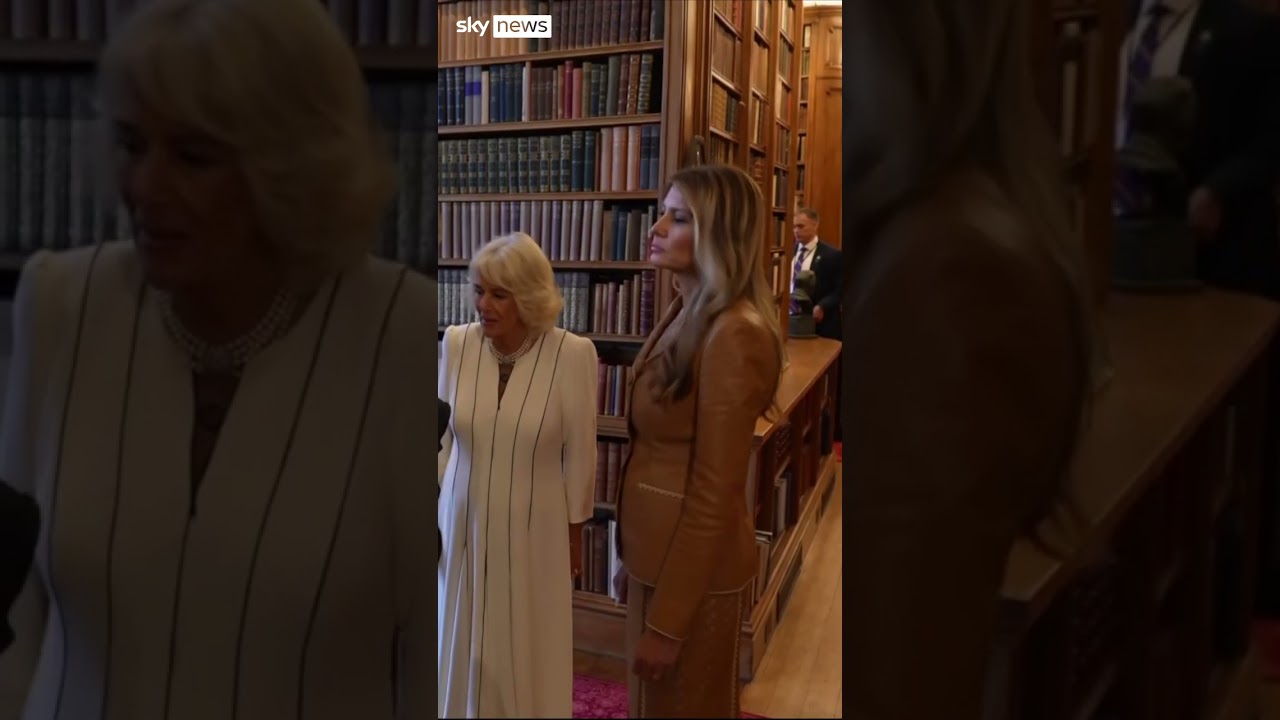 Queen shows Melania Trump around the Royal Library