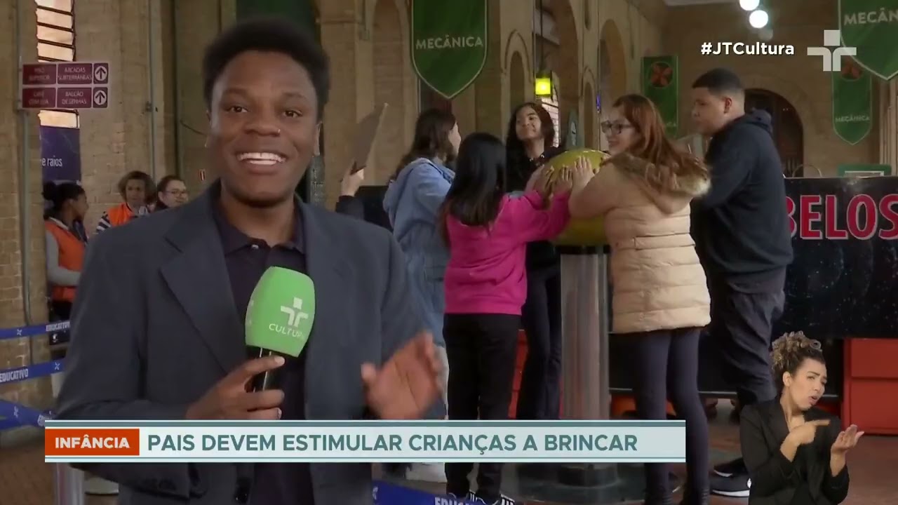 Crianças continuam conectadas mesmo nas férias, alerta a ciência