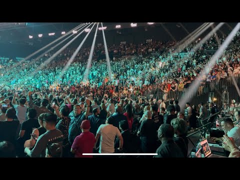 CROWD REACTS TO PACQUIAO-BARRIOS DRAW & LEAVES IN DISGUST