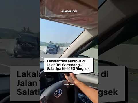 Lakalantas! Minibus Ringsek di Ruas Tol Semarang-Salatiga KM 453