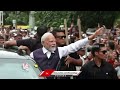 Girl Climbs Wall For Capturing PM Modi Photo | Gujarat | V6 News - 04:14 min - News - Video